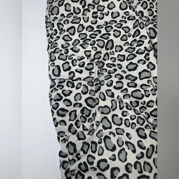 Hanna Anderrson Girls Leopard Print Snow Pants Size 110 (4-6) - Picture 2 of 4